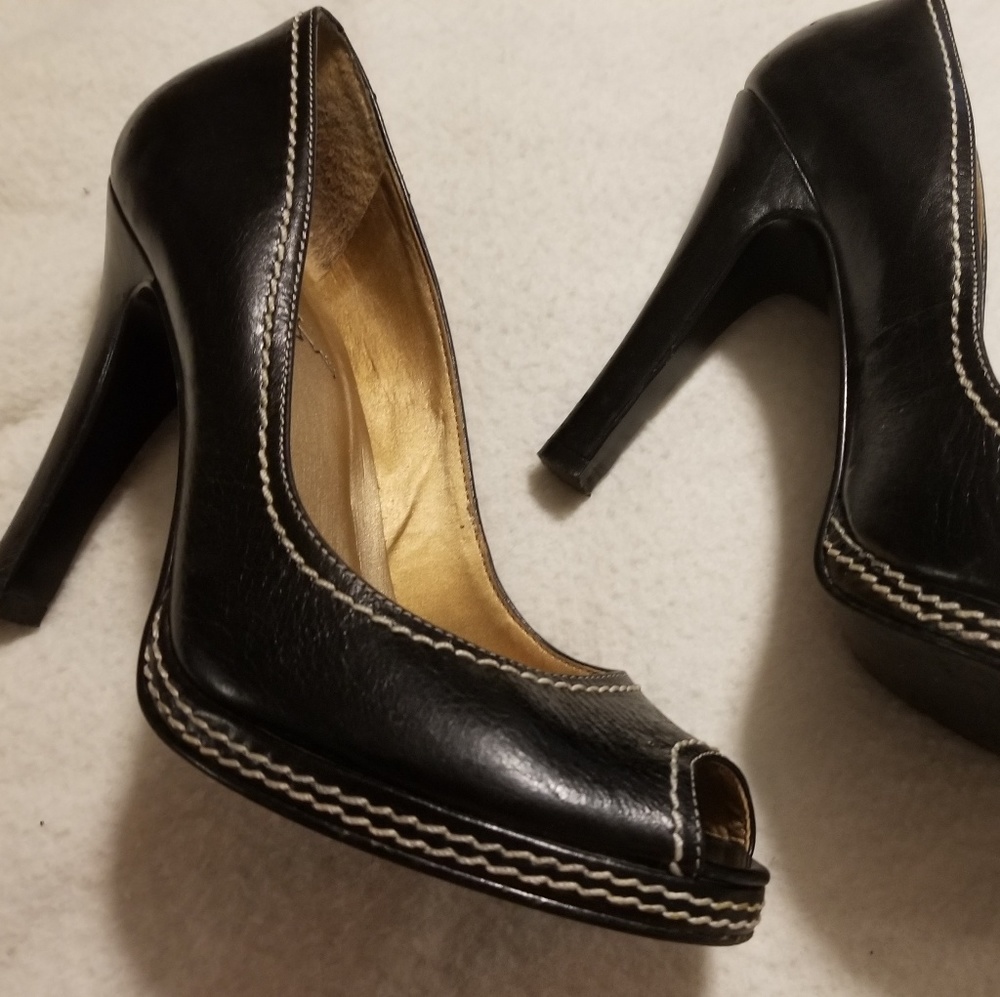 Carlos Santana Black Leather Heels